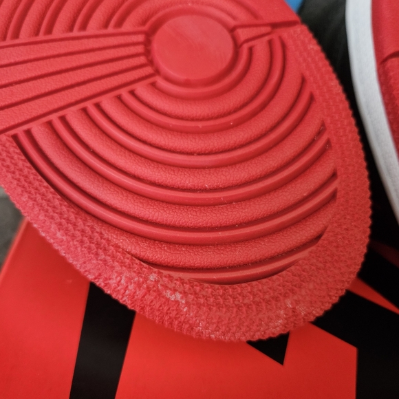 Air Jordan 1 Retro High NC to CHI Women's 7W flaw on midsole - Picture 8 of 12